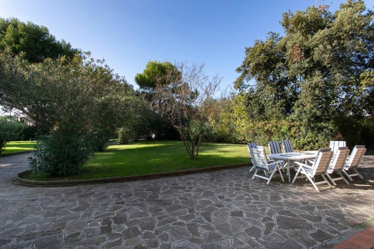 Maison Antoinette San Vincenzo Exterior photo